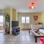 F4 Traversant, 75m2 Avec Garages * Сет