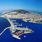 F4 Traversant, 75m2 Avec Garages *