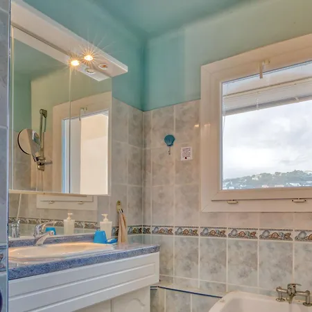 F4 Traversant, 75m2 Avec Garages *