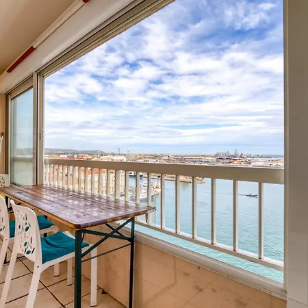 Apartament F4 Traversant, 75m2 Avec Garages Sète