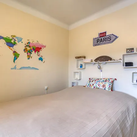 F4 Traversant, 75m2 Avec Garages *