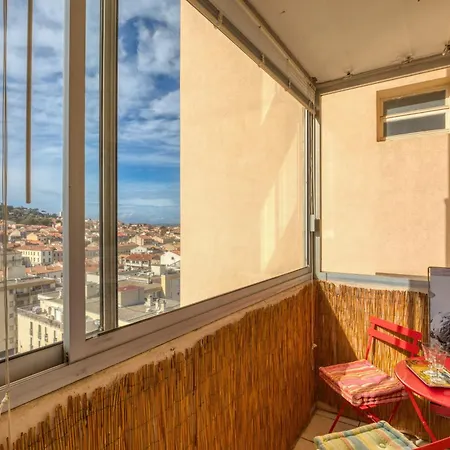 F4 Traversant, 75m2 Avec Garages *