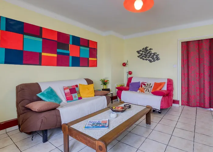 F4 Traversant, 75m2 Avec Garages Appartamento Sète