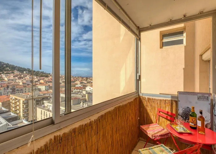 F4 Traversant, 75m2 Avec Garages *