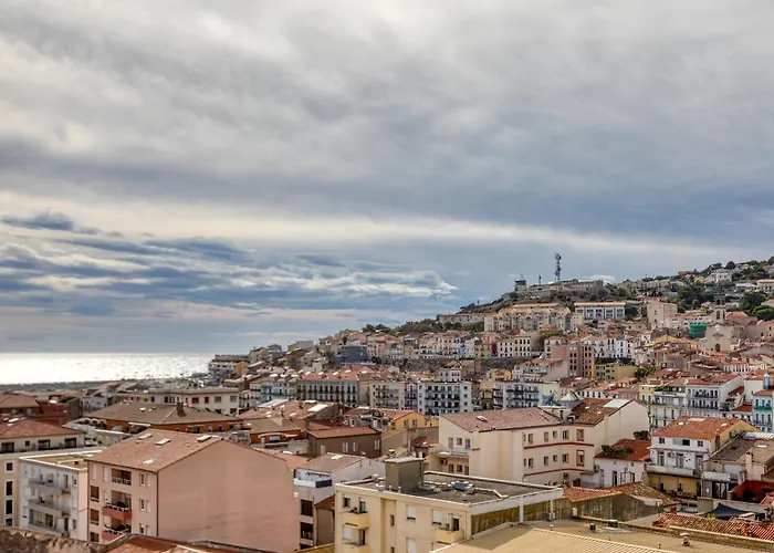 F4 Traversant, 75m2 Avec Garages Appartamento