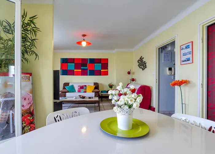 F4 Traversant, 75m2 Avec Garages Appartamento *